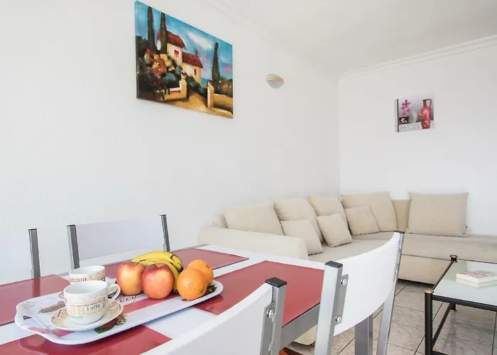 Sea Breeze In Playa De Las Americas With Parking